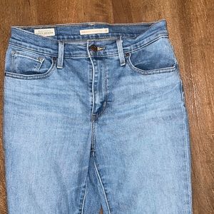 Levi’s High Rise Straight Crop
